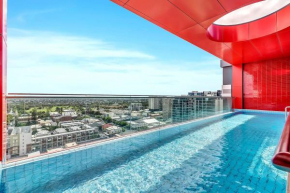 'Adelaide Azure' Scenic CBD Living with Rooftop Pool, Adelaide